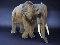 Lebensgroßer Deko Elefant mit Stoßzaähne